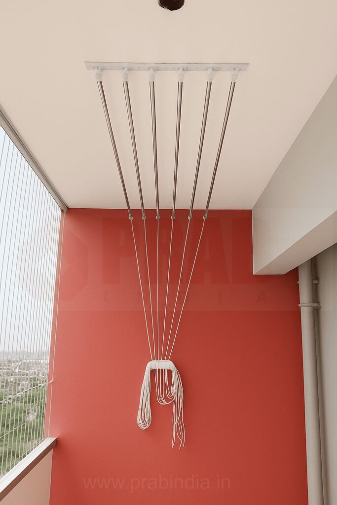 Ceiling clothes drying hanger