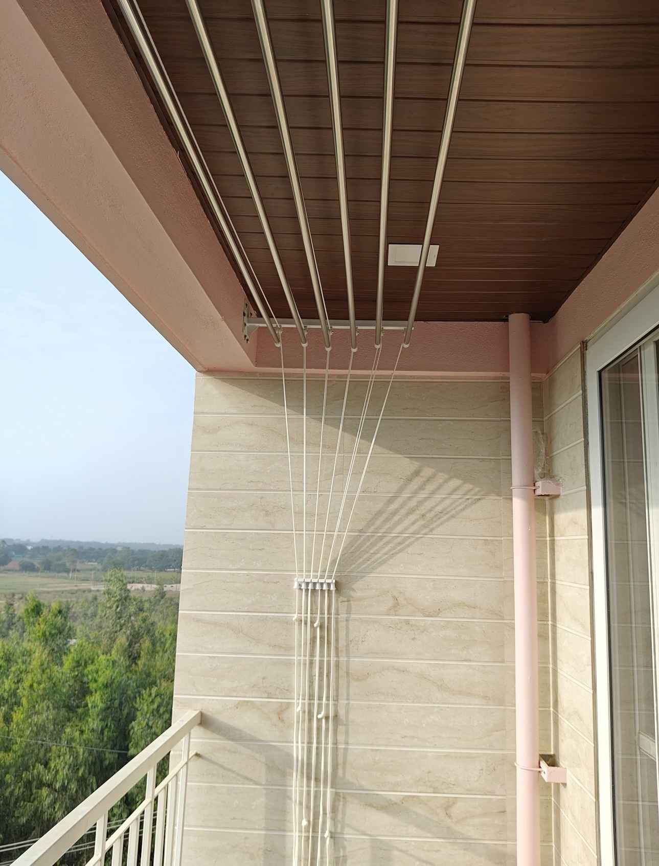 Balcony cloth hanger